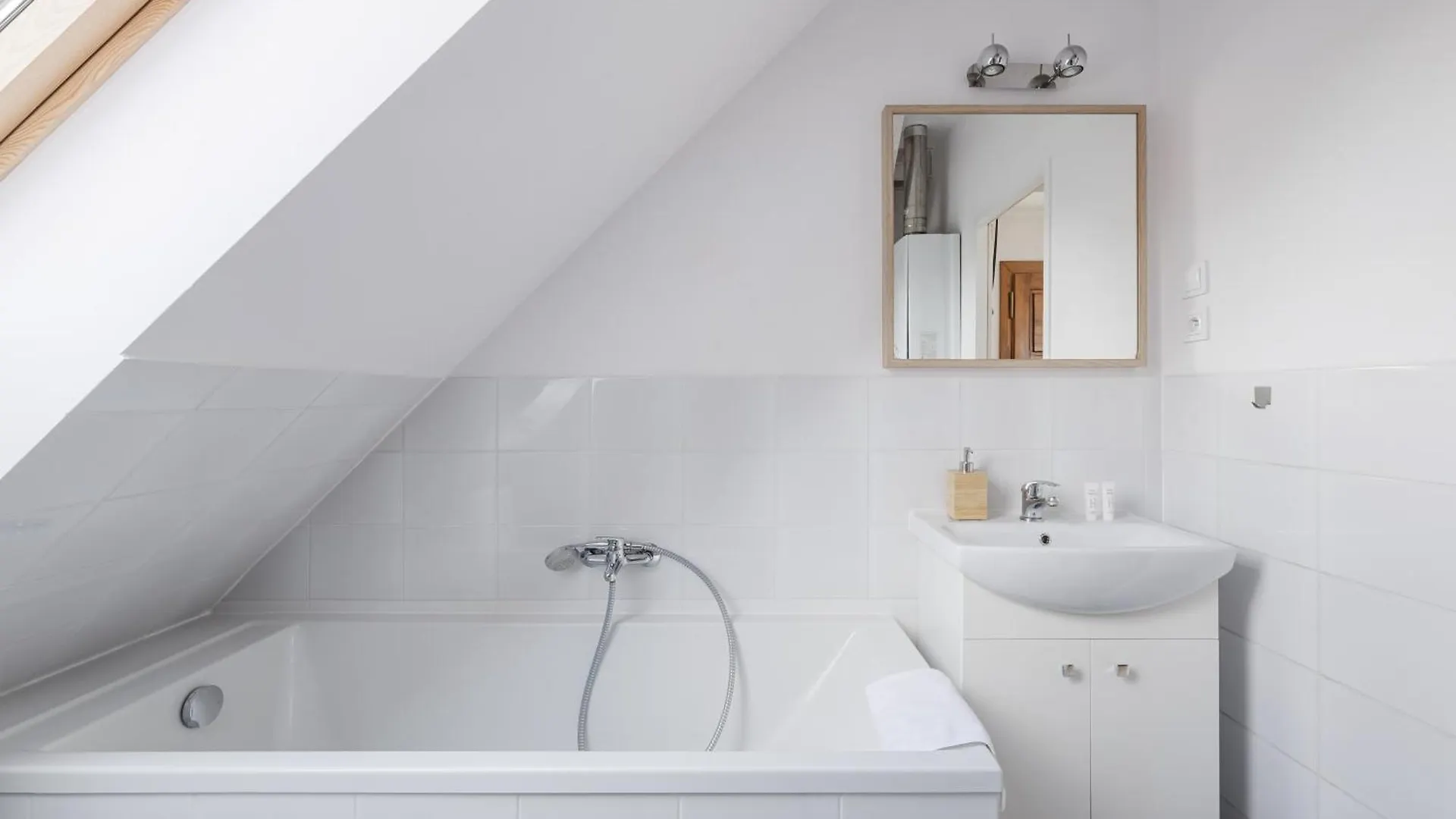 Scandinavian Loft Apartment 포즈난