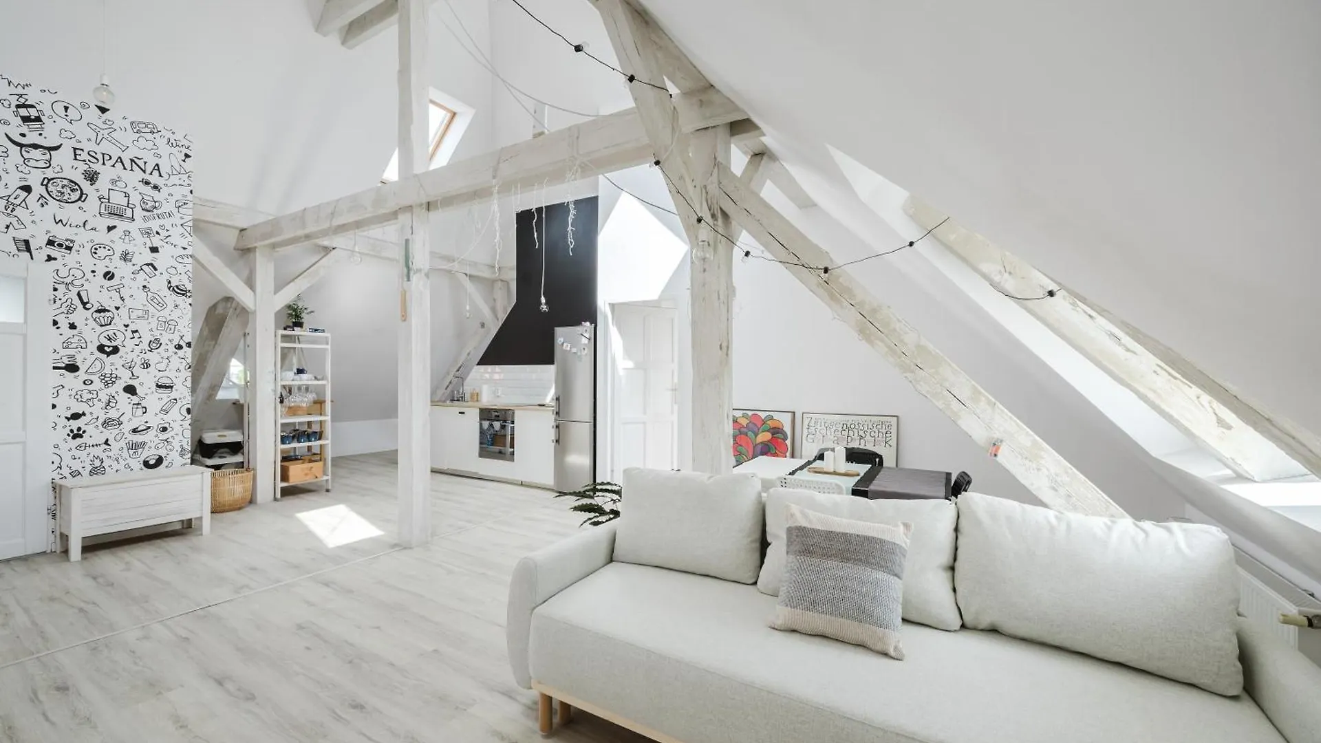Scandinavian Loft Apartment 포즈난